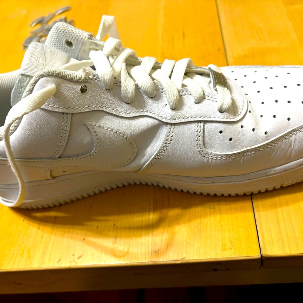 Men’s size 10 1/2 white Nike Air Force